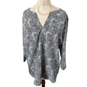 Van Heusen 3/4 Sleeve V-neck Top XL